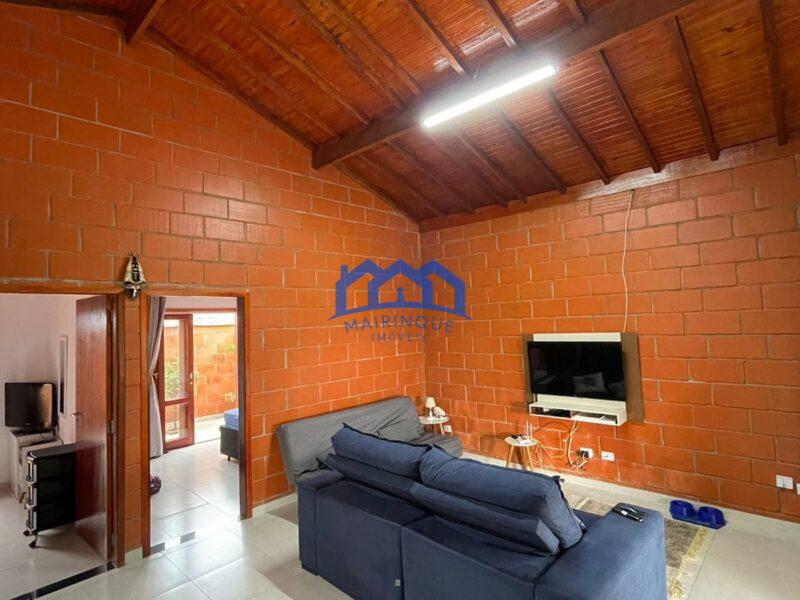 Chalé com 2 quartos e 2 banheiros com 210 m² à Venda, por R$ 500.000 Cód. ch2241