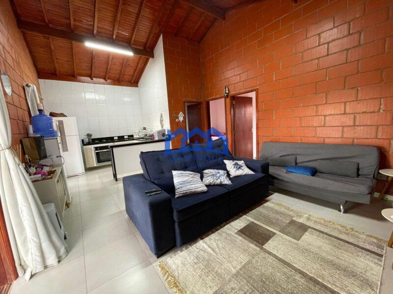 Chalé com 2 quartos e 2 banheiros com 210 m² à Venda, por R$ 500.000 Cód. ch2241