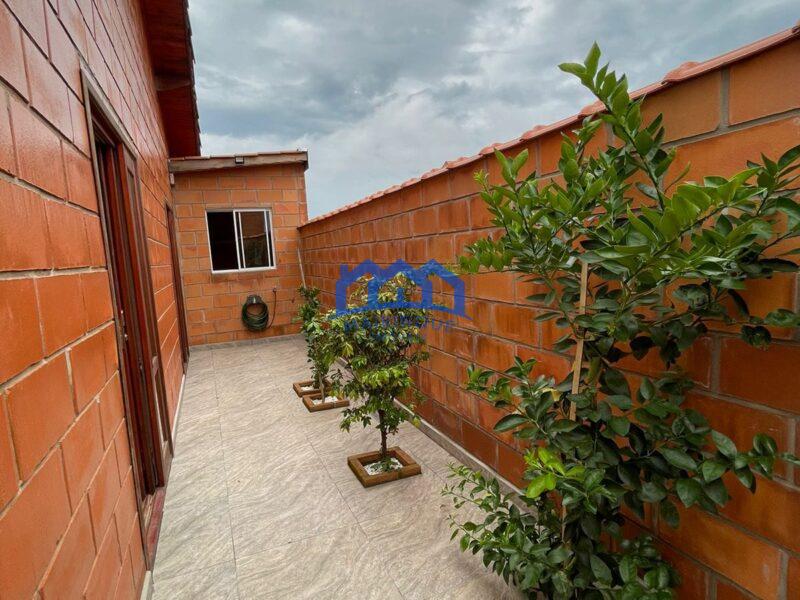 Chalé com 2 quartos e 2 banheiros com 210 m² à Venda, por R$ 500.000 Cód. ch2241