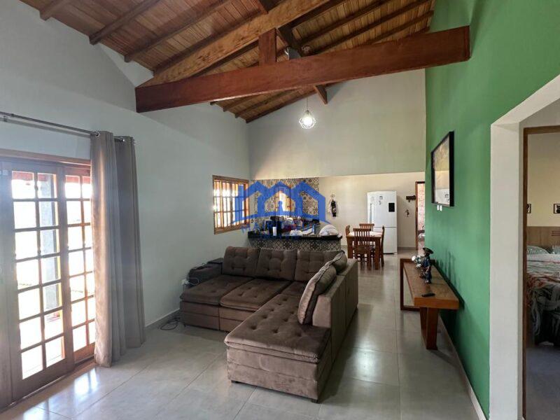 Chácara com 3 quartos e 3 banheiros à Venda, por R$ 1.200.000 Cód. ch2245