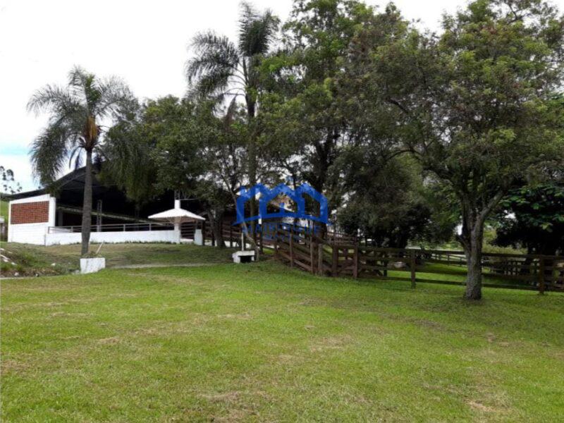 Sitio/Fazenda à Venda, com 53 alqueires por R$ 17.000.000 Cód. ch2251