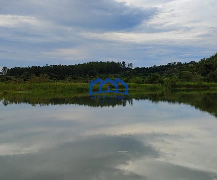 Sitio/Fazenda com 10,33 alqueires à Venda, por R$ 2.300.000 Cód. ch2253