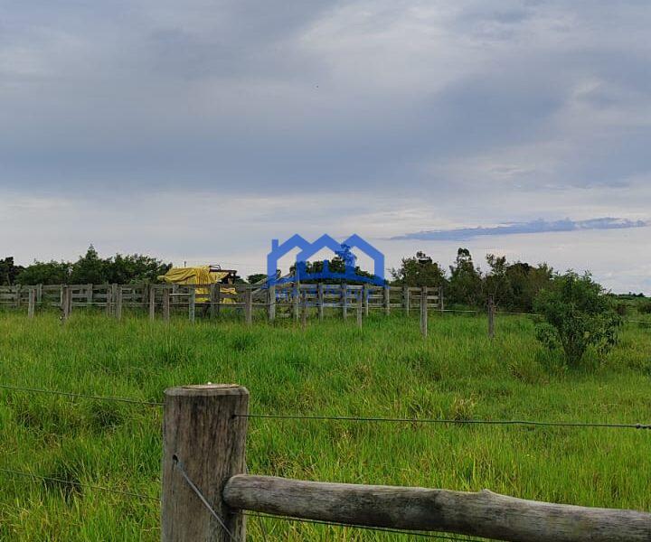 Sitio/Fazenda com 10,33 alqueires à Venda, por R$ 2.300.000 Cód. ch2253