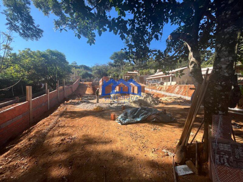 Projeto com 3 quartos e 2 banheiros com 1.000 m² à Venda, por R$ 580.000 Cód. ch2257