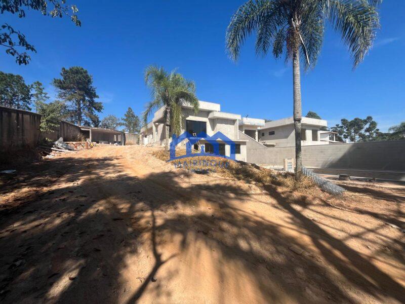 Chácara com 4 quartos e 3 banheiros com 1.000 à Venda, por R$ 910.000 Cód. ch2258