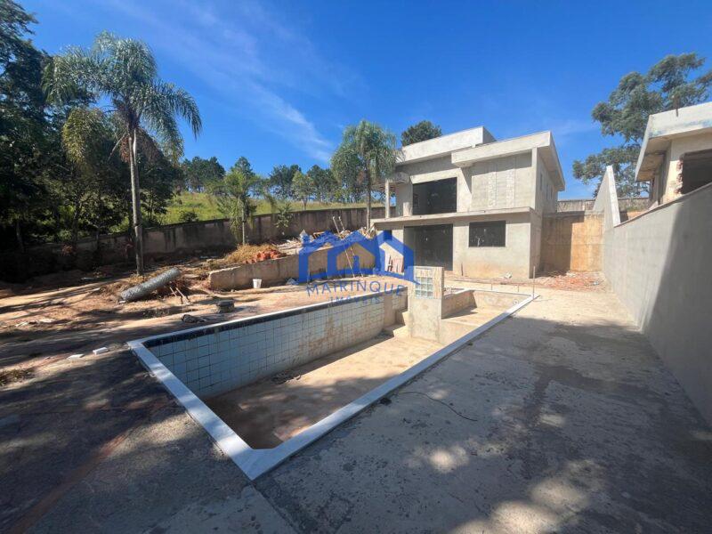 Chácara com 4 quartos e 3 banheiros com 1.000 à Venda, por R$ 910.000 Cód. ch2258