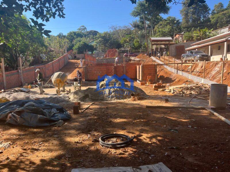 Projeto com 3 quartos e 2 banheiros com 1.000 m² à Venda, por R$ 580.000 Cód. ch2257
