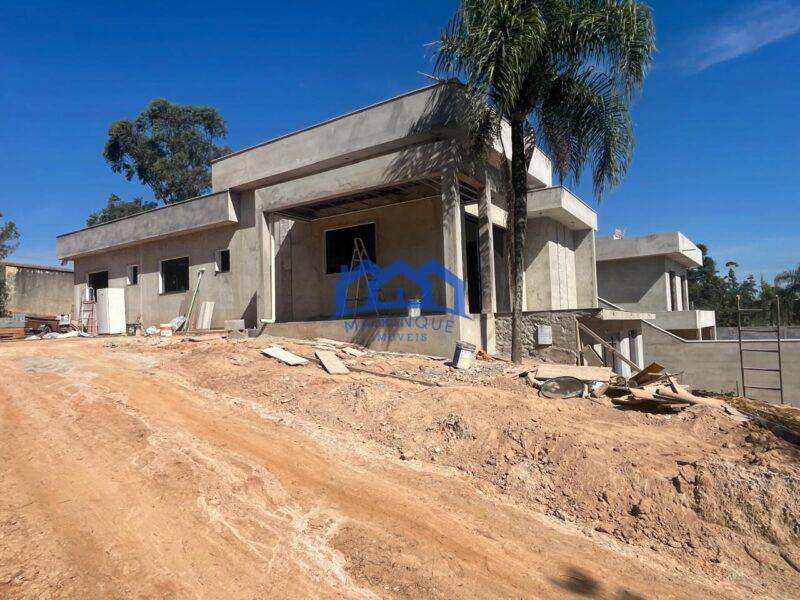 Chácara com 4 quartos e 3 banheiros com 1.000 à Venda, por R$ 910.000 Cód. ch2258