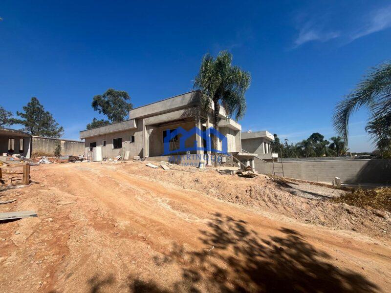 Chácara com 4 quartos e 3 banheiros com 1.000 à Venda, por R$ 910.000 Cód. ch2258