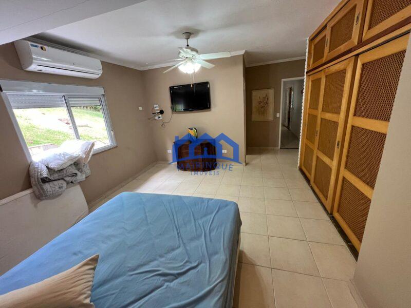 Chácara com 8 quartos e 6 banheiros com 2.600 m² à Venda, por R$ 3.000.000 Cód. ps295