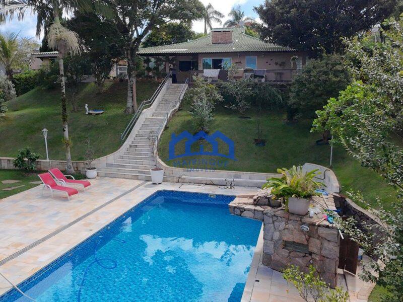 Chácara com 8 quartos e 6 banheiros com 2.600 m² à Venda, por R$ 3.000.000 Cód. ps295
