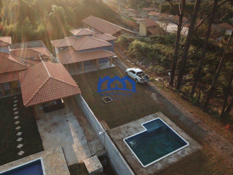 Chácara com 3 quartos e 2 banheiros, 1.250 m² por R$ 590.000 Cód. ch2264