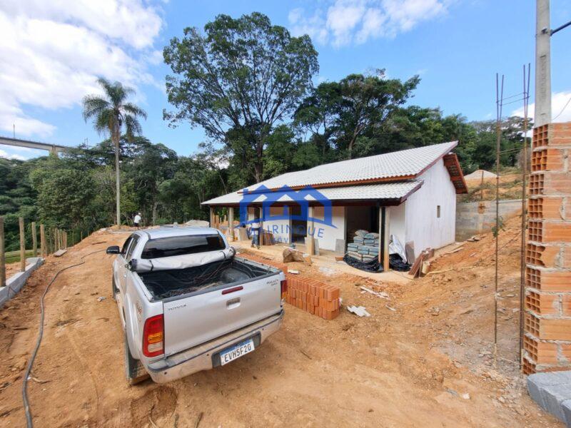 Chácara com 3 quartos e 3 banheiros, 1.000 m² à Venda por R$ 750.000 Cód. ch2269