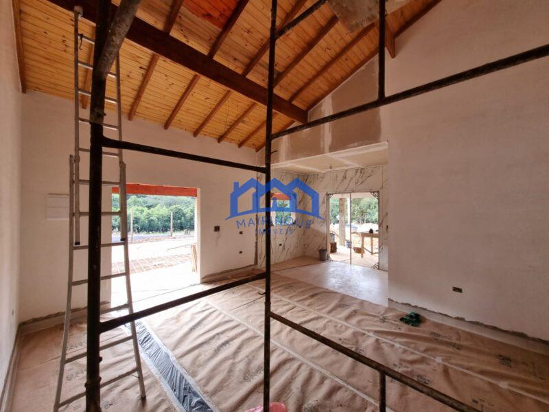 Chácara com 3 quartos e 3 banheiros, 1.000 m² à Venda por R$ 750.000 Cód. ch2269