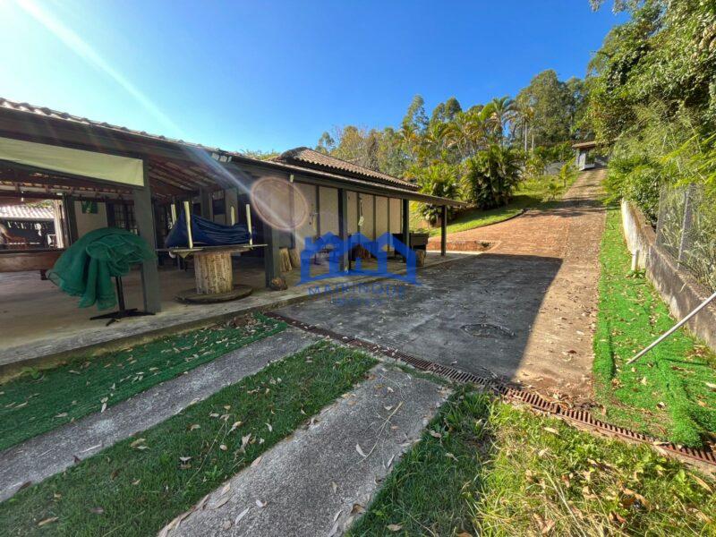 Chácara com 3 quartos e 3 banheiros à Venda, 5.100 m² por R$ 1.600.000 Cód. ch2272