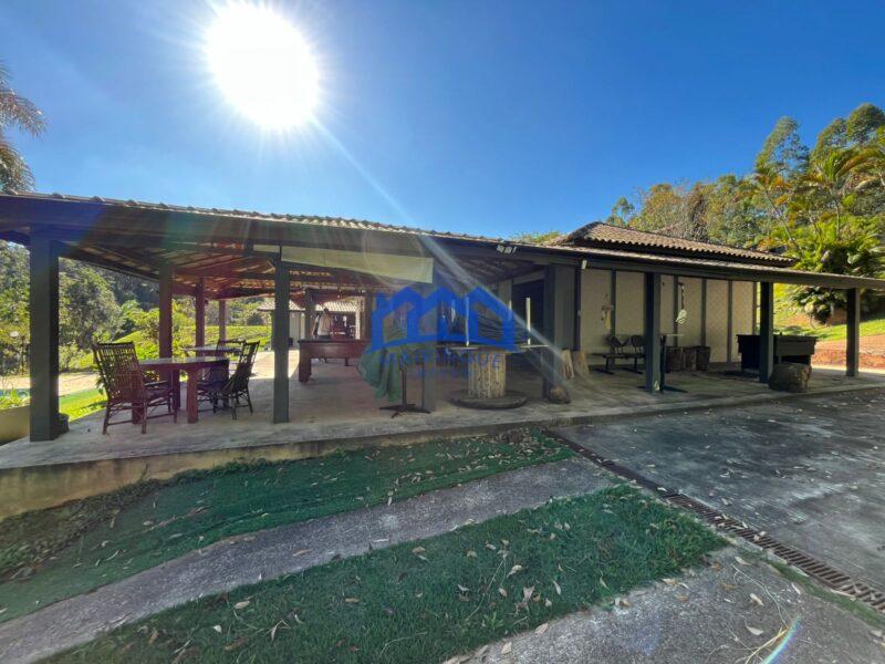 Chácara com 3 quartos e 3 banheiros à Venda, 5.100 m² por R$ 1.600.000 Cód. ch2272