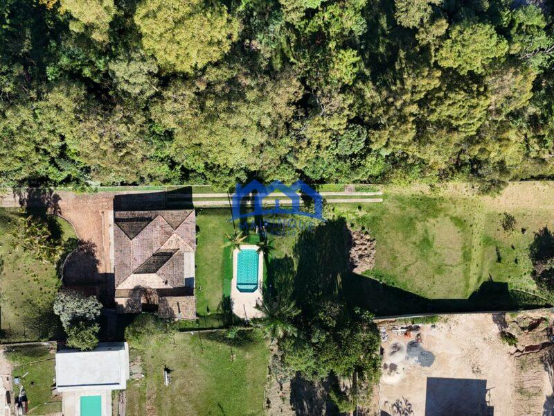Chácara com 3 quartos e 3 banheiros à Venda, 5.100 m² por R$ 1.600.000 Cód. ch2272
