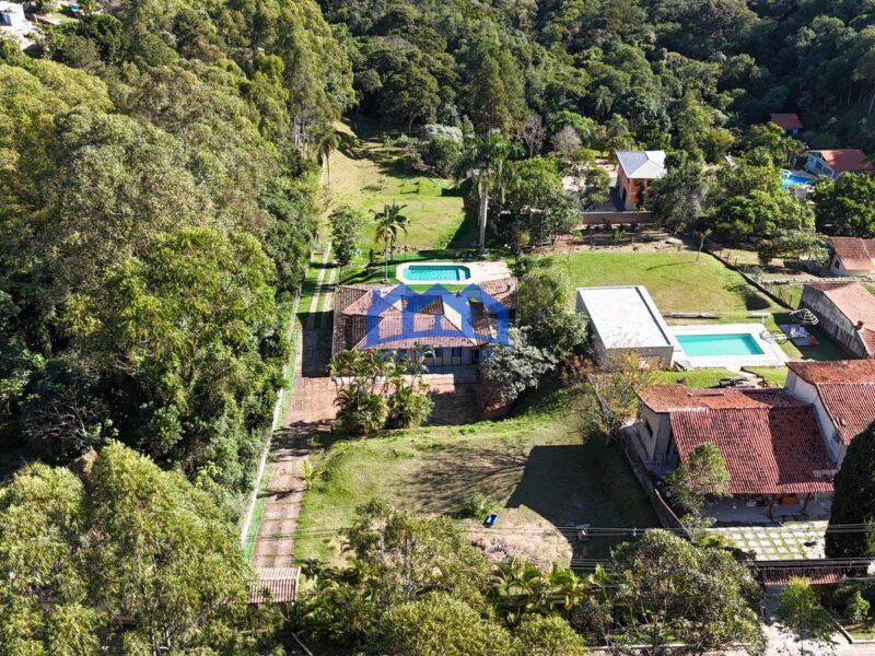 Chácara com 3 quartos e 3 banheiros à Venda, 5.100 m² por R$ 1.600.000 Cód. ch2272