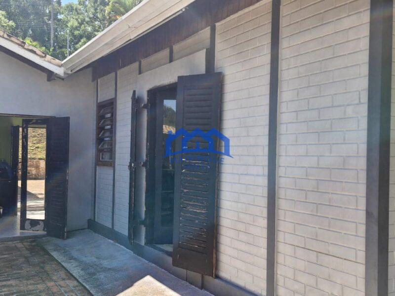 Chácara com 3 quartos e 3 banheiros à Venda, 5.100 m² por R$ 1.600.000 Cód. ch2272
