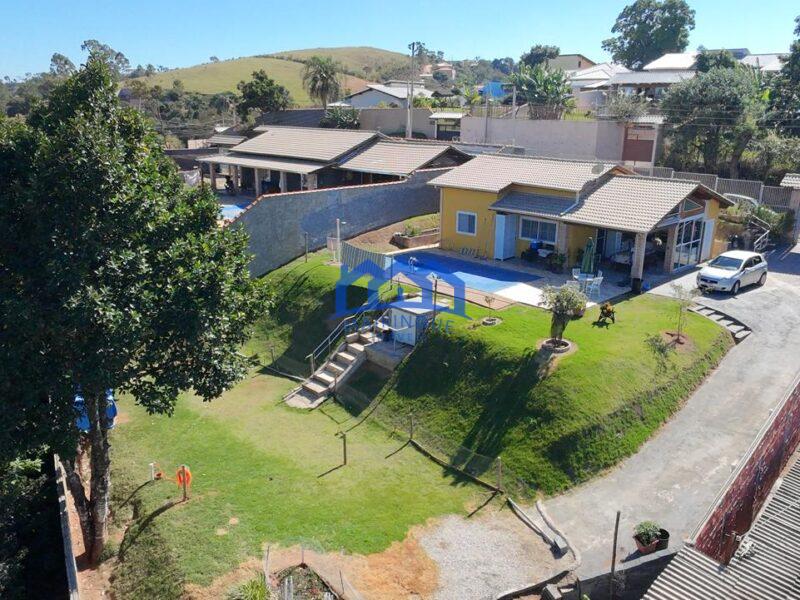 Chácara com 2 quartos e 2 banheiros, 800 m² por R$ 550.000 Cód. ch2273