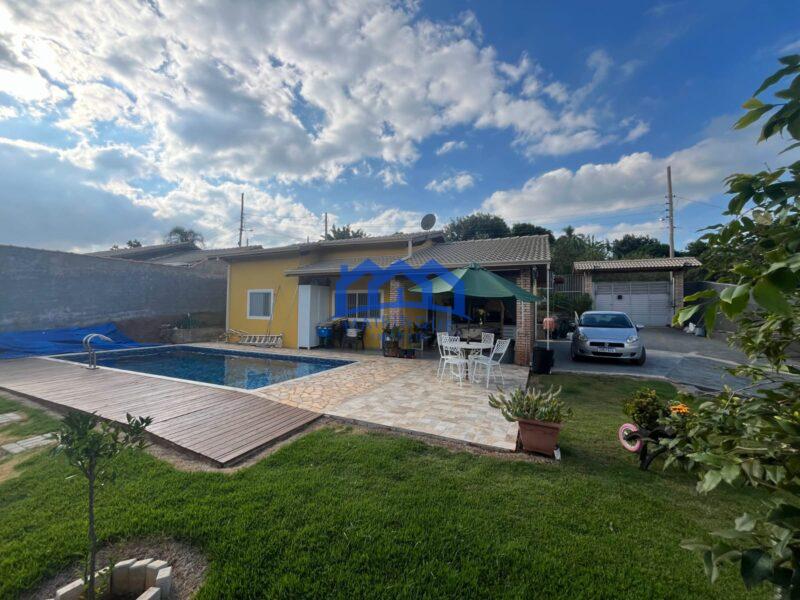 Chácara com 2 quartos e 2 banheiros, 800 m² por R$ 550.000 Cód. ch2273