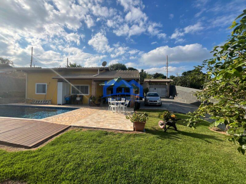 Chácara com 2 quartos e 2 banheiros, 800 m² por R$ 550.000 Cód. ch2273