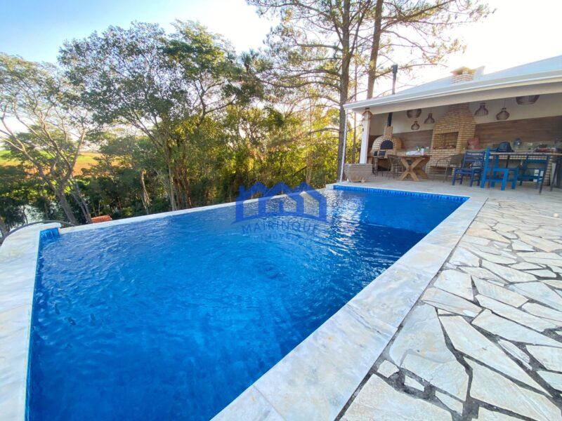 Chácara com 5 quartos e 4 banheiros, 2.000 m² por R$ 1.680.000 Cód. ch2278