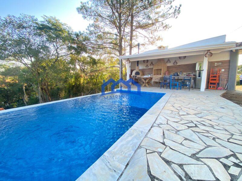 Chácara com 5 quartos e 4 banheiros, 2.000 m² por R$ 1.680.000 Cód. ch2278