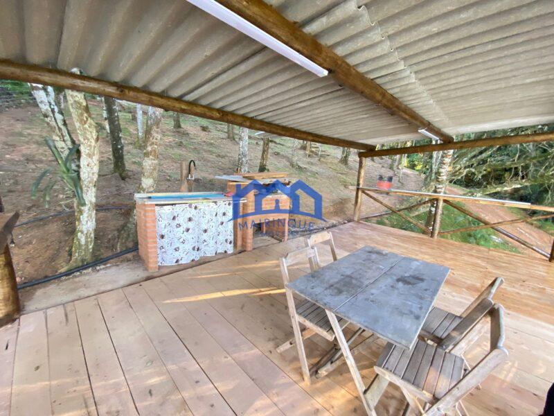 Chácara com 5 quartos e 4 banheiros, 2.000 m² por R$ 1.680.000 Cód. ch2278