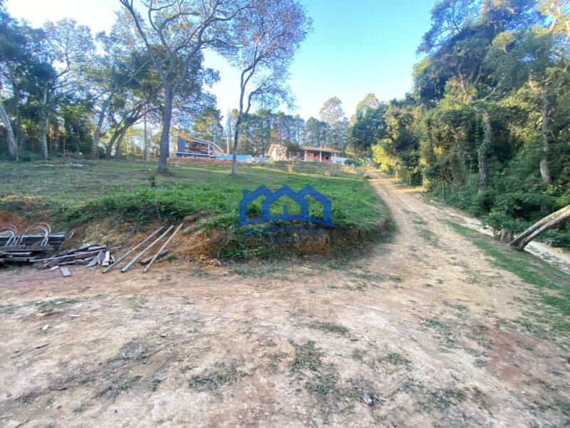 Chácara com 5 quartos e 4 banheiros, 2.000 m² por R$ 1.680.000 Cód. ch2278