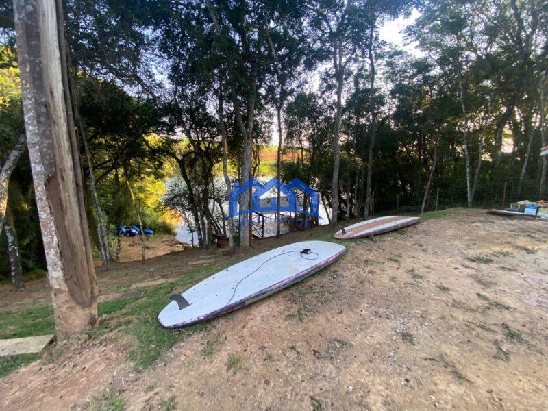 Chácara com 5 quartos e 4 banheiros, 2.000 m² por R$ 1.680.000 Cód. ch2278