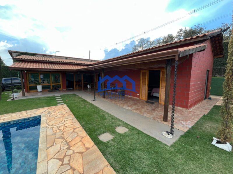 Chácara com 2 quartos e 4 banheiros, 1.000 m² por R$ 800.000 Cód. ch2280
