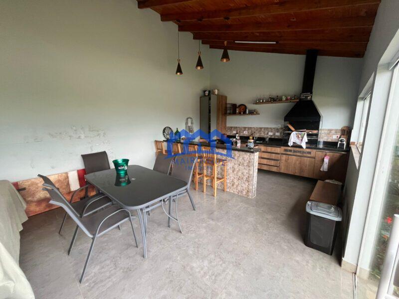 Chácara com 2 quartos e 4 banheiros, 1.000 m² por R$ 800.000 Cód. ch2280