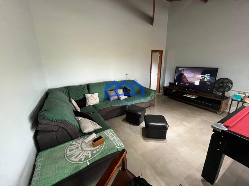 Chácara com 2 quartos e 4 banheiros, 1.000 m² por R$ 800.000 Cód. ch2280