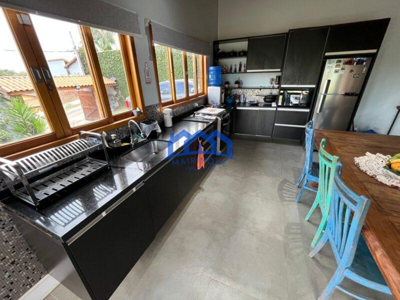 Chácara com 2 quartos e 4 banheiros, 1.000 m² por R$ 800.000 Cód. ch2280