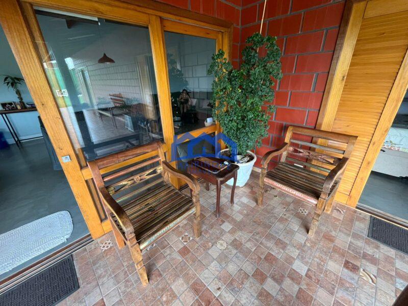 Chácara com 2 quartos e 4 banheiros, 1.000 m² por R$ 800.000 Cód. ch2280