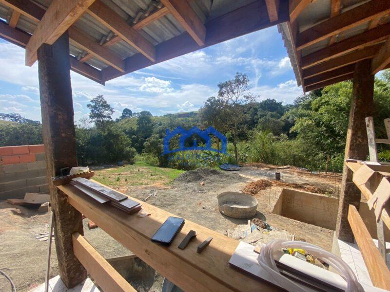 Chácara com 3 quartos e 2 banheiros, 500 m² por R$ 550.000 Cód. ch2285