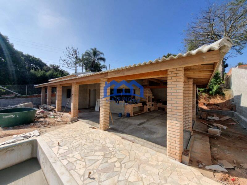 Chácara com 3 quartos e 4 banheiros, 1.300 m² por R$ 680.000 Cód. ch2294