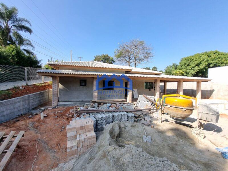 Chácara com 3 quartos e 4 banheiros, 1.300 m² por R$ 680.000 Cód. ch2294