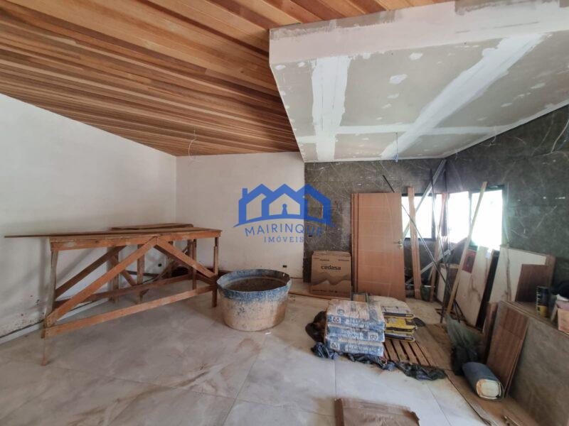 Chácara com 3 quartos e 4 banheiros, 1.300 m² por R$ 680.000 Cód. ch2294