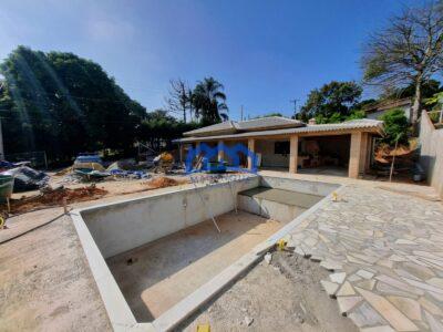 Chácara com 3 quartos e 4 banheiros, 1.300 m² por R$ 680.000 Cód. ch2294