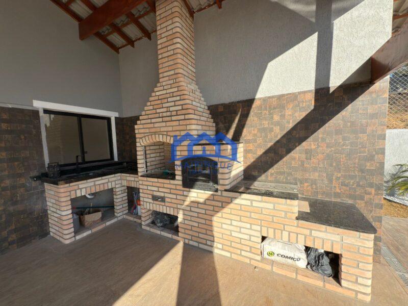 Chácara com 3 quartos e 3 banheiros à Venda, 1.000 m² por R$ 765.000 Cód. ch2297