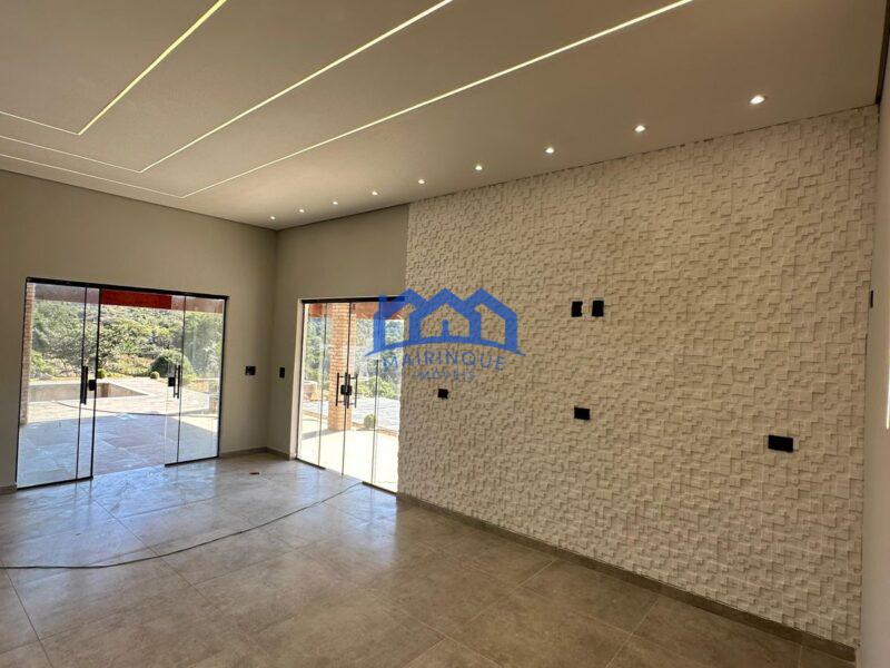Chácara com 3 quartos e 3 banheiros à Venda, 1.000 m² por R$ 765.000 Cód. ch2297